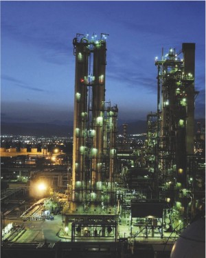 2Hellenic Petroleum's Aspropyrgos refinery