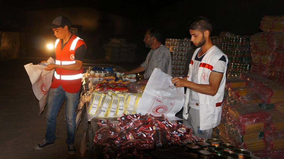 LRCS_TIP Packing Ramadan Baskets