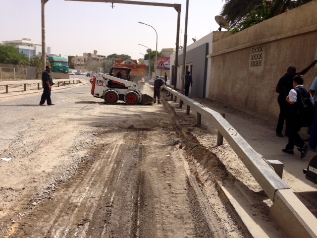 Road surfacing in Hay Demashque (Photo; Aimen Eljali)