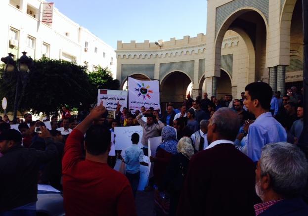 Demonstrators in Algeria Square this afternoon (Photo: Aimen El 