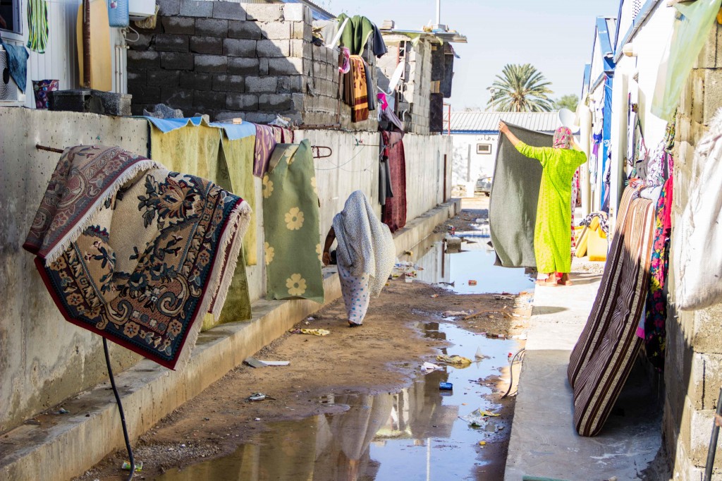 Blankets and mattresses being dried out in the sun (Photo: Ibrahim El Mayat) 