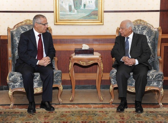 Ali Zeidan with his Egyptian counterpart Hazem Beblawi (Photo:Prime Minister's Office)