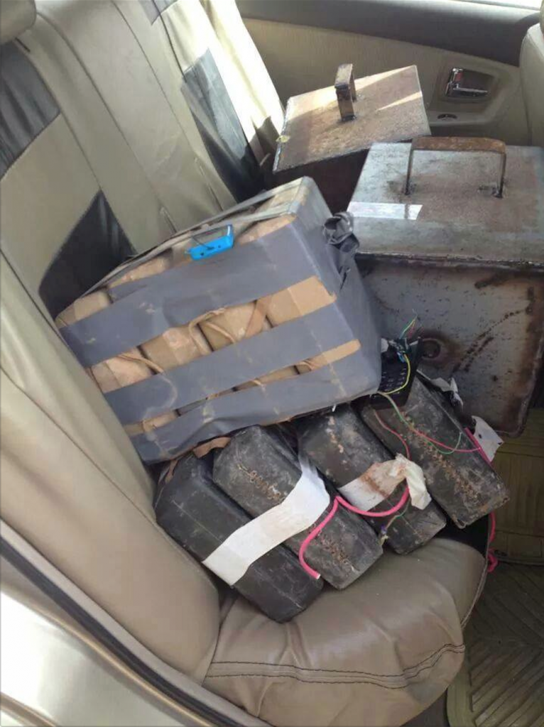 Bomb diffused by Saiqa . . .[restrict]experts in Benghazi (Photo: Social media) 