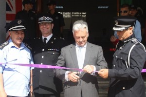Alan Duncan at ribbon cutting for new police training facilities (Photo: British Embassy_
