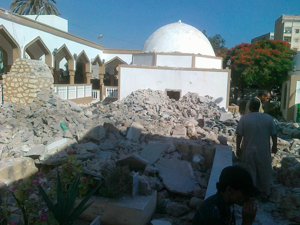 The Tomb of Muhamed Bey after the destruction of that of Zuhayr Ibn Qais Al-Balawi two years ago (Photo: Facebook)