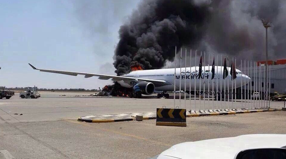 Picture of an Afriqiiyah Airbus in fames (Photo: Social media)