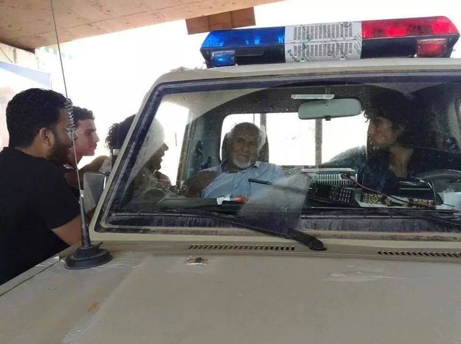 Congressman Suleiman Zubi being driven off after his release yesterday (Photo: Social media)