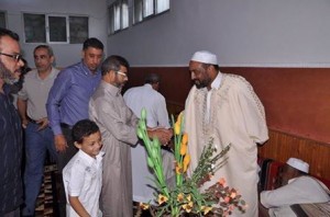 Sheikh Tarek Abbas is welcomed home (Photo: social media)