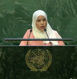 Alaa Murabit addressing the audience at the UN 59th session of the Commission on the Status of Women (photo: screenshot from UN video)