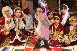 Local girls in traditional dress at the festival (Photo: Bani Walid festival social media page)