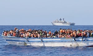 Migrants being picked up by the British warship HMS Bulwark (Photo:Royal Navy)