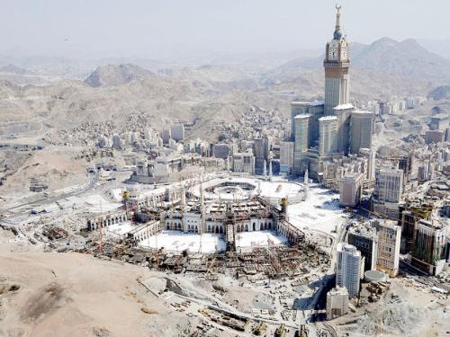 Expansion work being undertaken on the Grand Mosque in MAecca in time for Haj (Photo: Saudi Gazette)