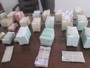 This is what €2.15m of foreign currency looks like (Photo: Tunisian police)
