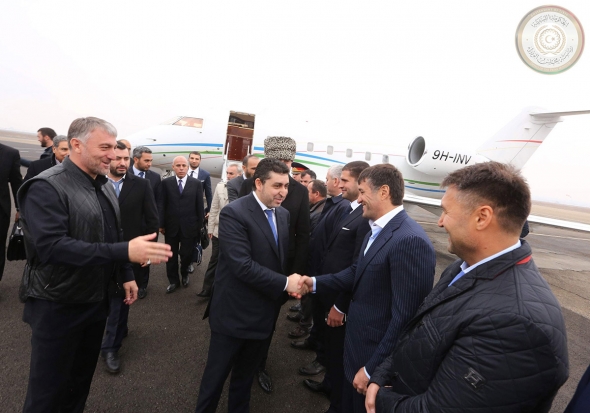Khalifa Ghwell arrives in Grozny (Photo: Ghwell go 