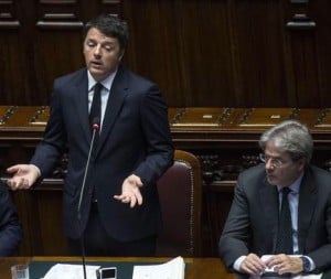 Matteo Renzi in the Rome Senate today, flanked by foreign minister