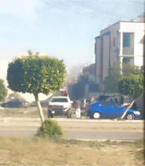 Armed authorities surrounding a house in Surman Friday believed to be holding the kidnapped Shershary children (Photo: Social Media).