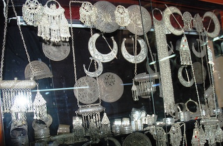 (Figure 1): Traditional Libyan silver jewellery display in a shop in Tripoli’s Suq Al Sayagha market. Very few shops still sell traditional jewellery today as modern designs dominate the market (Photo: M. J. Salem).