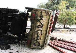 The overturned vehicle of a falied car bomber who fled the scene (Photo: social media)