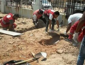 Sabri corpses reburied in Hawari cemetery (Photo: Red Crescent)